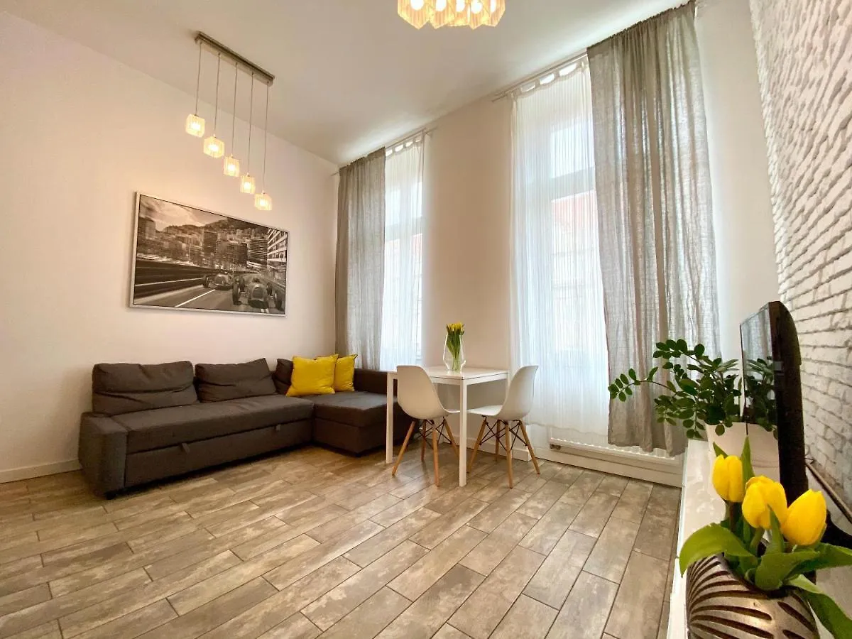 Ferienwohnung Aravel Premium Breslau