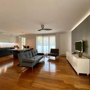 Premier Suites Apartment